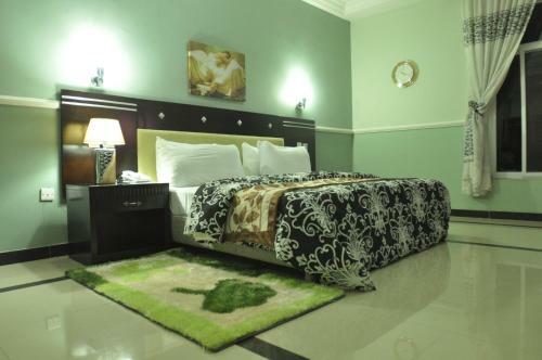 Randekhi Royal Hotel - Gold Wing