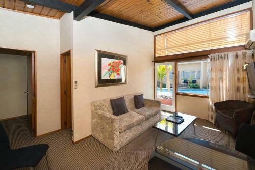 Motel Oasis Beach Resort