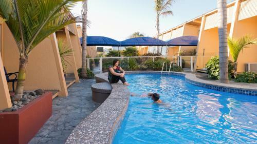 Motel Oasis Beach Resort