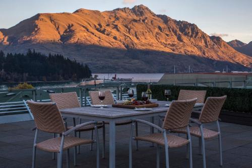 53 Shotover Apartment