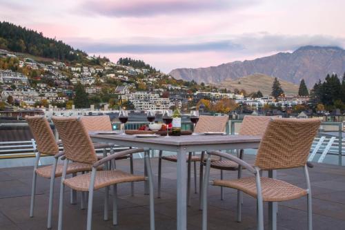 53 Shotover Apartment