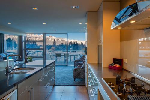53 Shotover Apartment