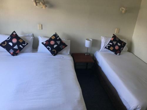 Motel Ocean Waves