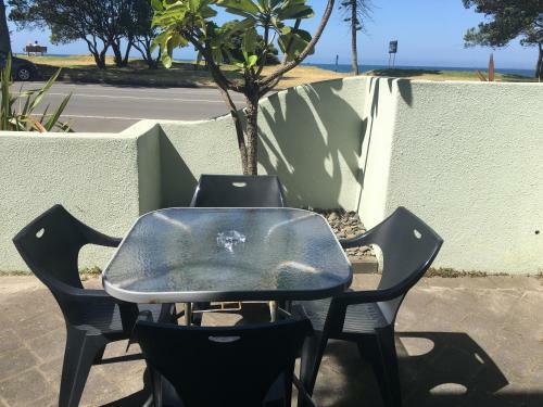 Motel Ocean Waves