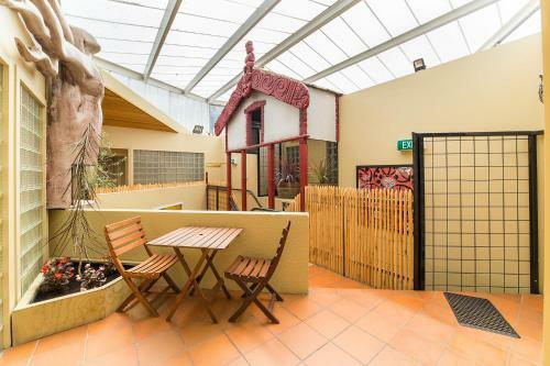 Sir Cedrics Tahuna Pod Hostel