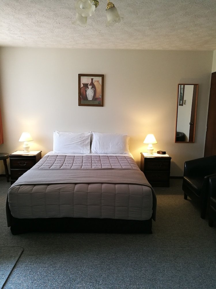 Hacienda Motel