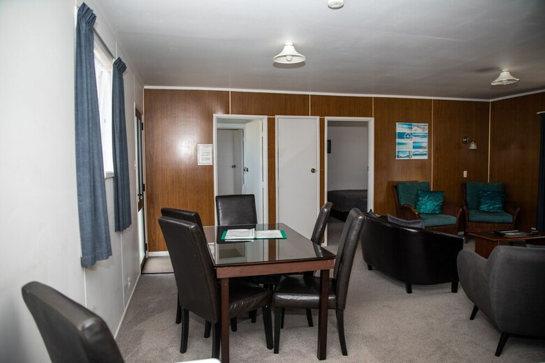 Peninsula Motel