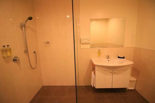 Fitzherbert Regency Motor Lodge