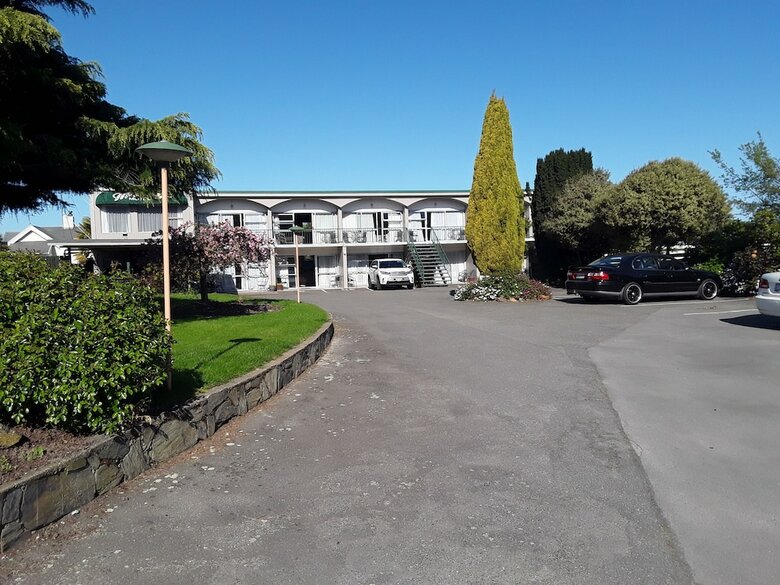 289 Midway Motel