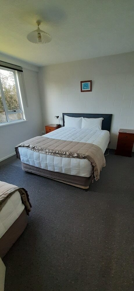 289 Midway Motel