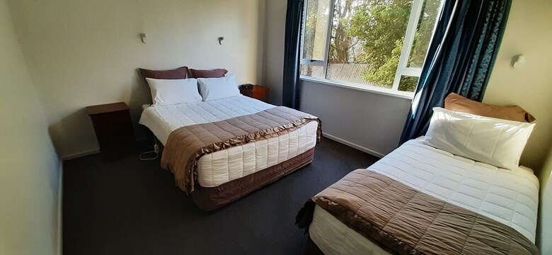 289 Midway Motel