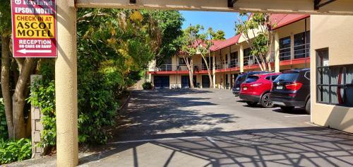 Rayland Epsom Motel