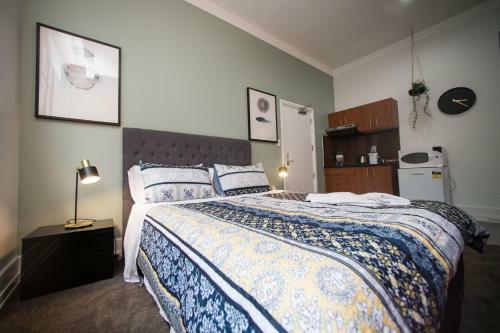 Modern Inner City Studio Apartment