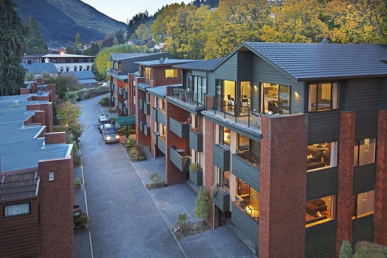 Aparthotel St James Apartments