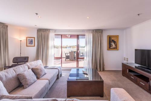 Fino Hotel & Suites