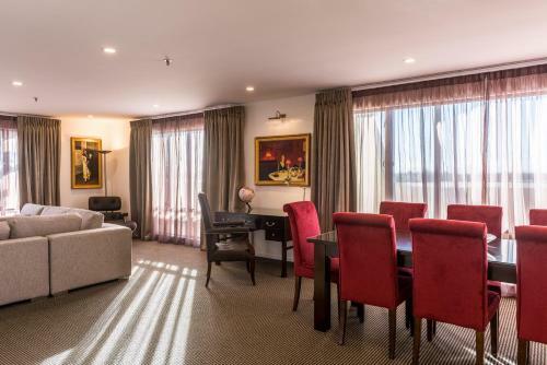 Fino Hotel & Suites