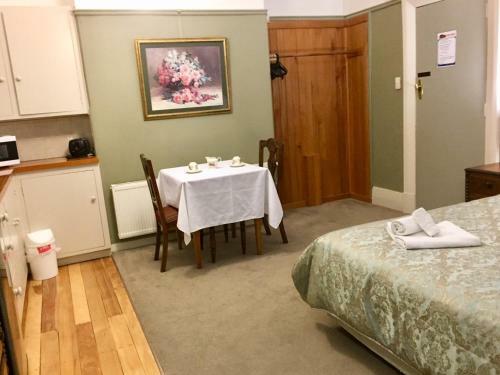 Albatross Inn Bed & Breakfast
