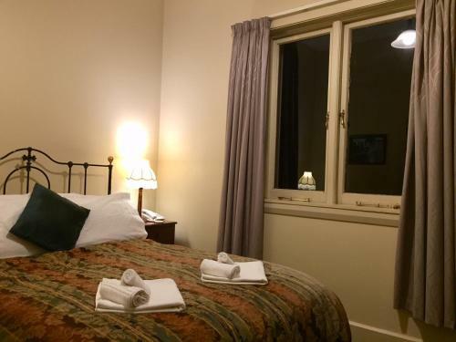 Albatross Inn Bed & Breakfast