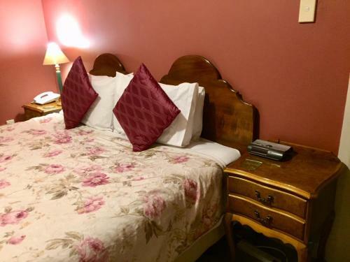 Albatross Inn Bed & Breakfast