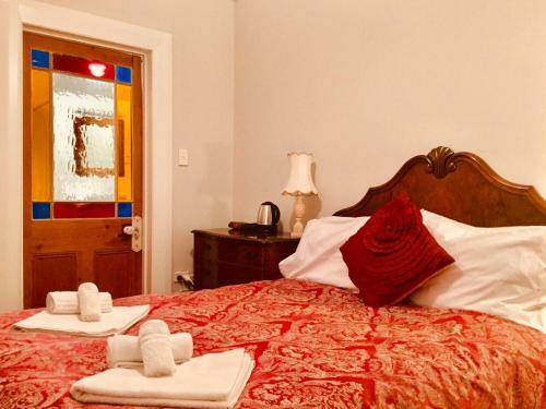 Albatross Inn Bed & Breakfast