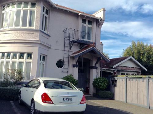 Albatross Inn Bed & Breakfast