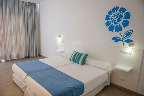 Hotel Xuroy Hostal