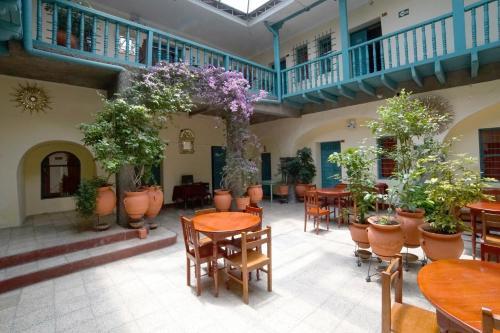 Bed & Breakfast Hostal Suecia 2