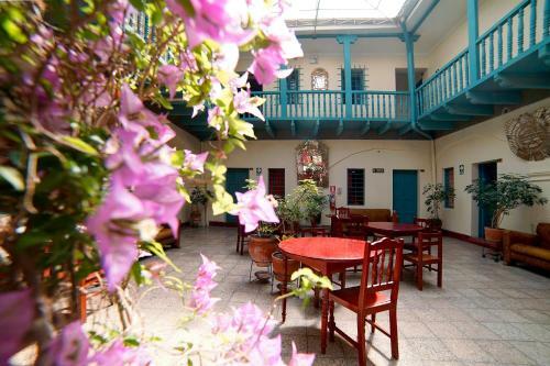 Bed & Breakfast Hostal Suecia 2