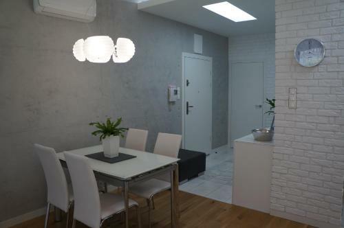A&j Lux Apartament