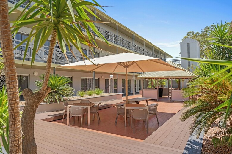 Stay At Alice Springs Hotel
