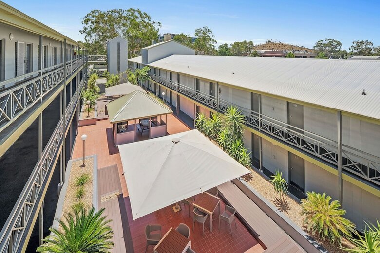 Stay At Alice Springs Hotel