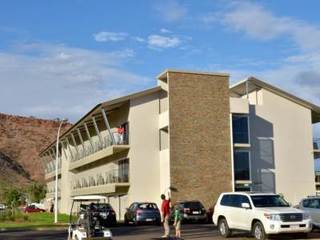 Hotel Lasseters (standard Rm)