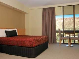 Hotel Lasseters (standard Rm)