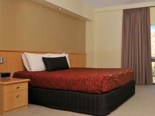 Hotel Lasseters (standard Rm)