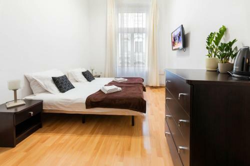 Navigator Apartments