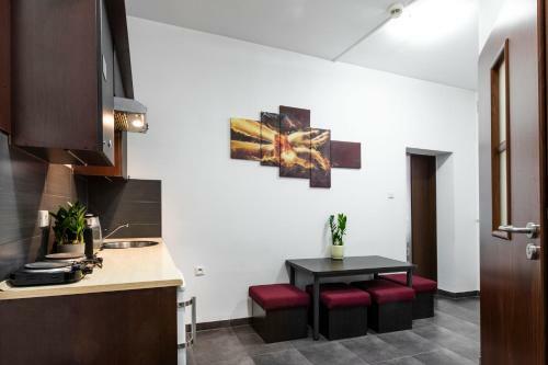 Navigator Apartments