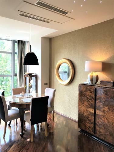 Luxury Apartments Mondrian Old Town