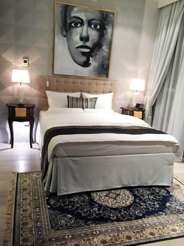 Luxury Apartments Mondrian Old Town