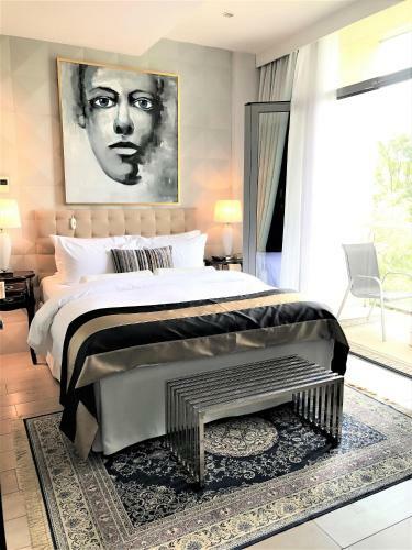 Luxury Apartments Mondrian Old Town