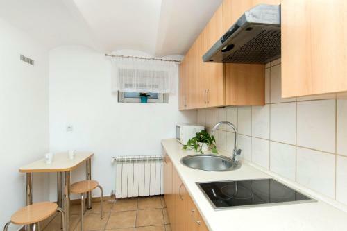 Albergue Akademikus Toru?
