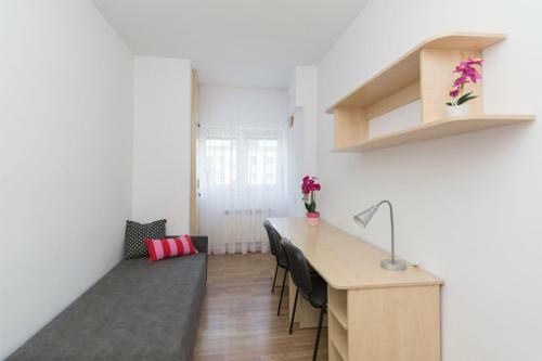 Albergue Akademikus Toru?