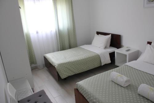 Hostal Residencial Tropic�lia Al