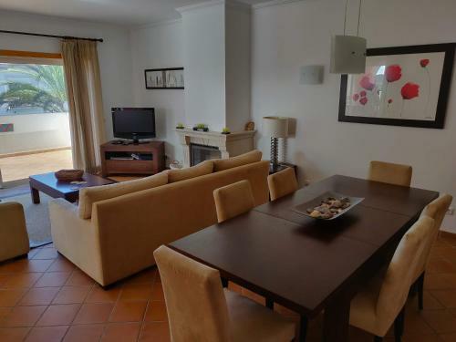 Praia Del Rey Seaview Apartment