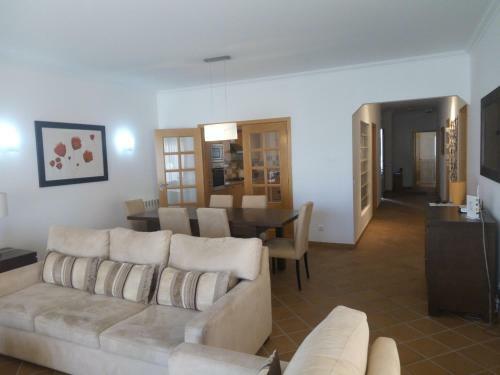 Praia Del Rey Seaview Apartment