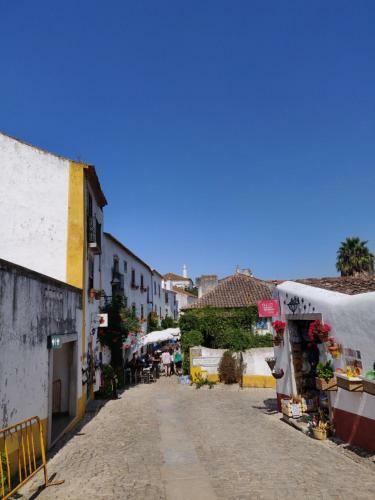 Praia Del Rey Seaview Apartment