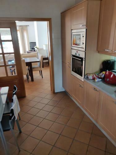Praia Del Rey Seaview Apartment