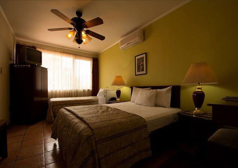 Hotel Puerta Del Sol