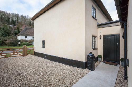 Three Little Pigs Luxury Cottage