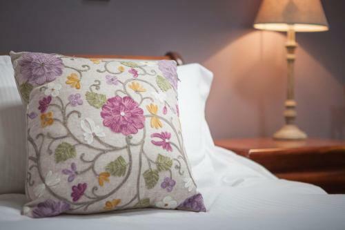 Three Little Pigs Luxury Cottage