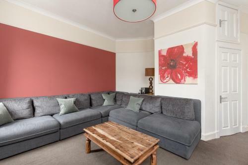 Rose Street Apartment
